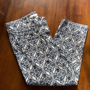 Cropped pant. 10P Loft Julie, curvy fit.